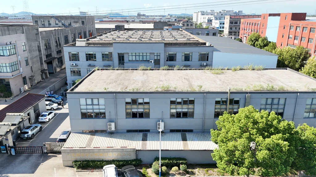 无锡彩云机械设备有限公司厂区航拍图,展示办公楼、生产厂房、厂区道路和周边环境。